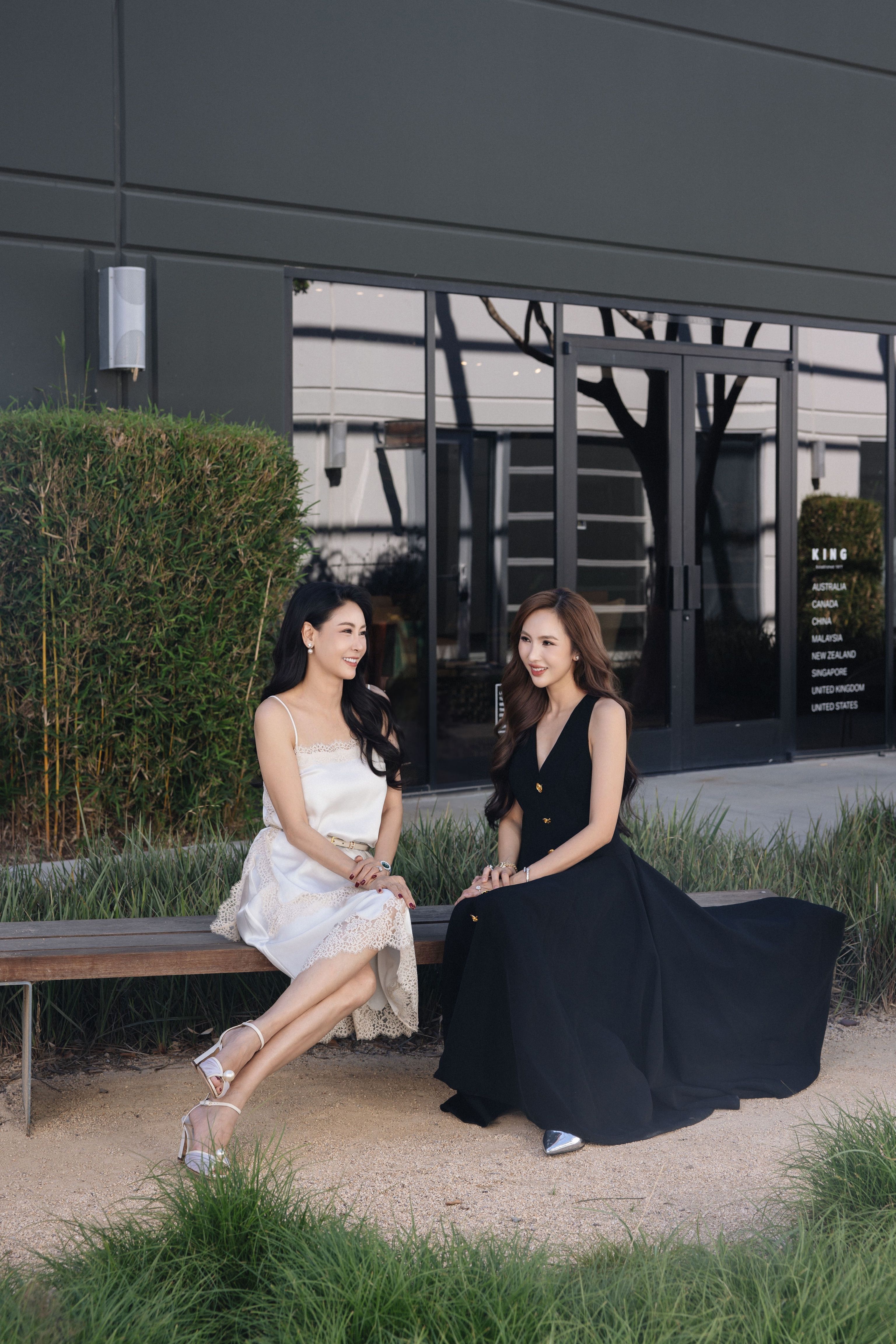 Phong cách thanh lịch của Tiffany Trúc Châu trên đường phố Hollywood