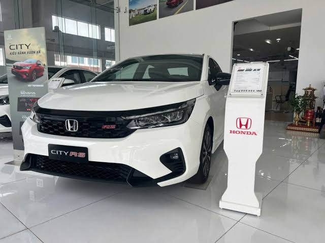 Toyota Vios lấy lại ngôi vương sedan hạng B với cuộc đua giảm giá