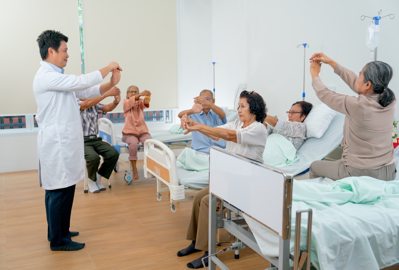 Người mắc bệnh mạn tính: Cách tự bảo vệ mình khỏi sai sót điều trị dài hạn