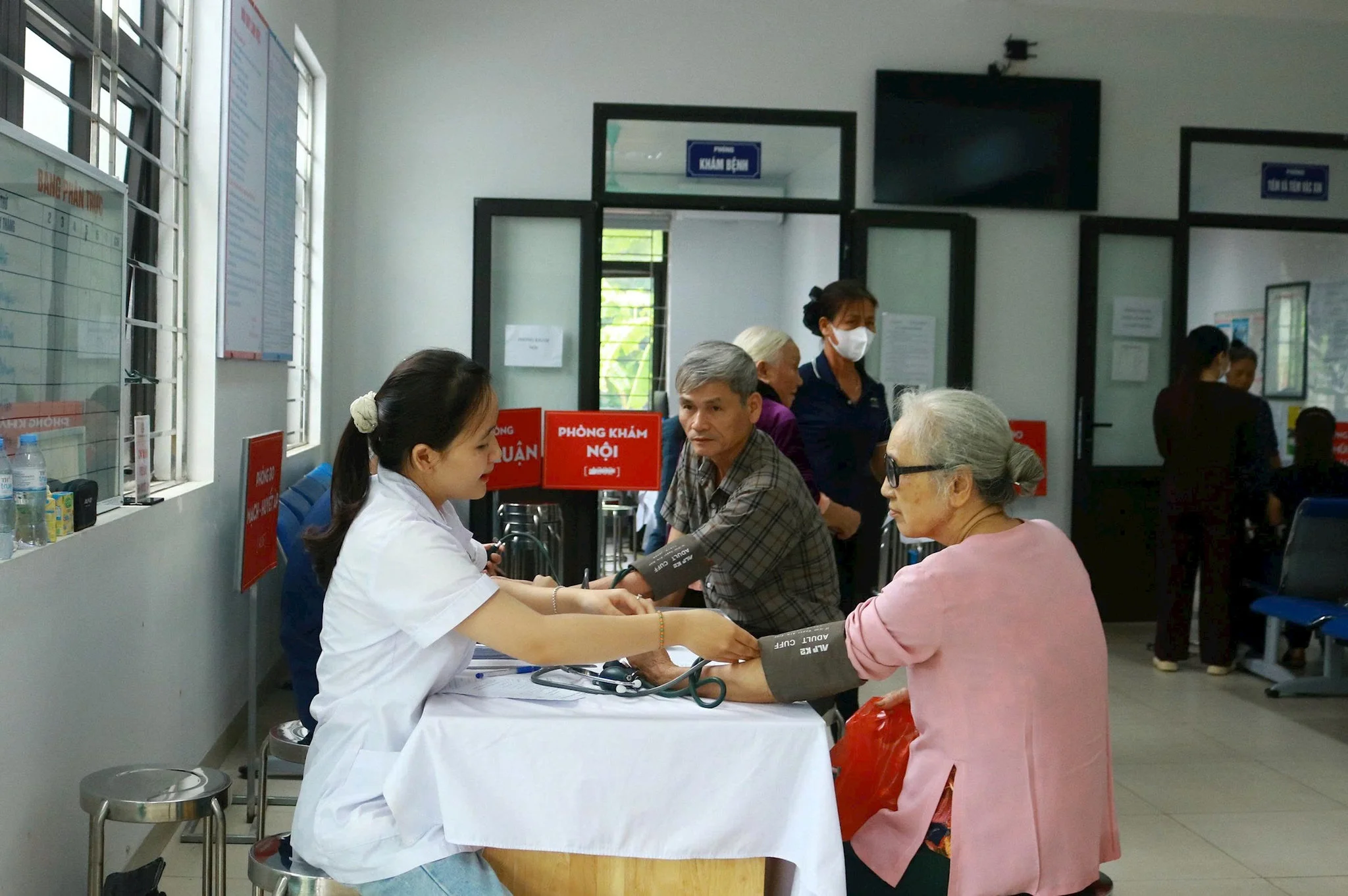 Khám sức khỏe định kỳ miễn phí: địa phương nào đang đi trước?