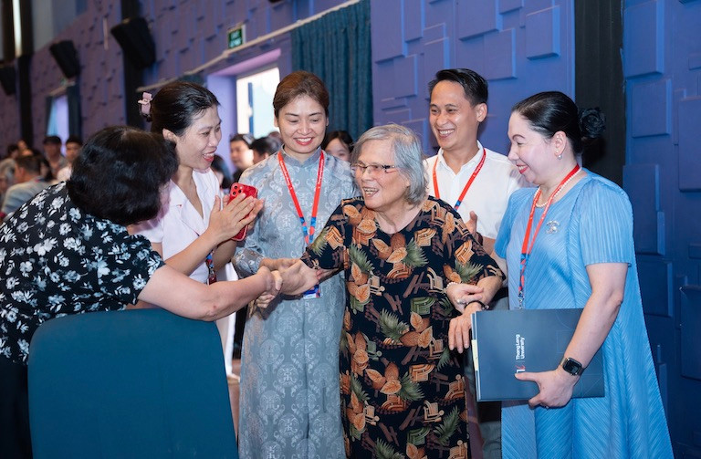 Hoàng Xuân Sính: Nữ giáo sư toán học và hành trình vượt biên giới