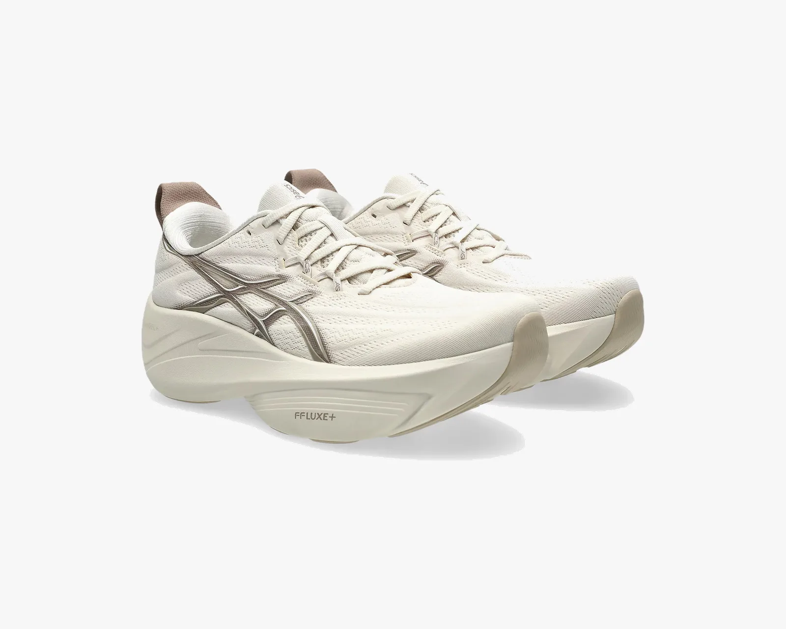 Asics Gel-Slowcush vs Hoka: Cuộc chiến giày chạy đệm tối đa