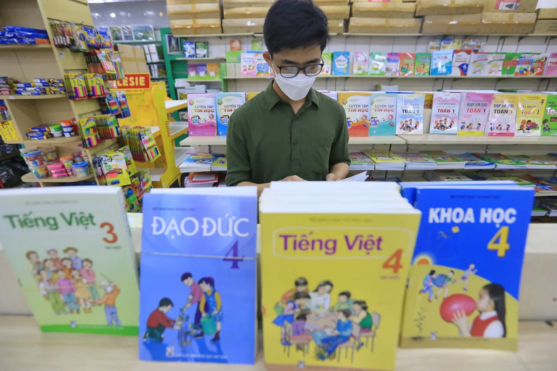 Dồn lực điều tiết sách giáo dục, ưu tiên vùng khó khăn