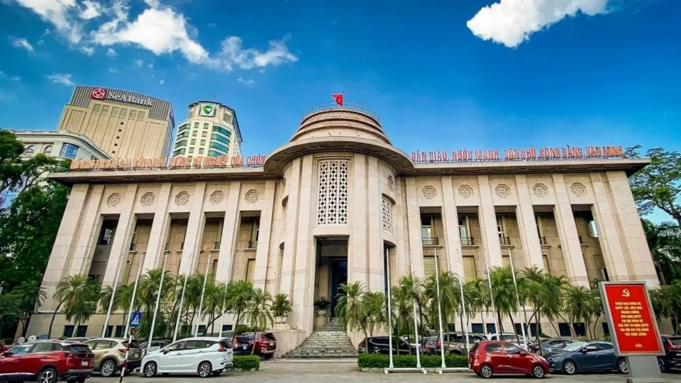 Fed tăng lãi suất: Áp lực nào đang chờ thị trường chứng khoán Việt Nam?