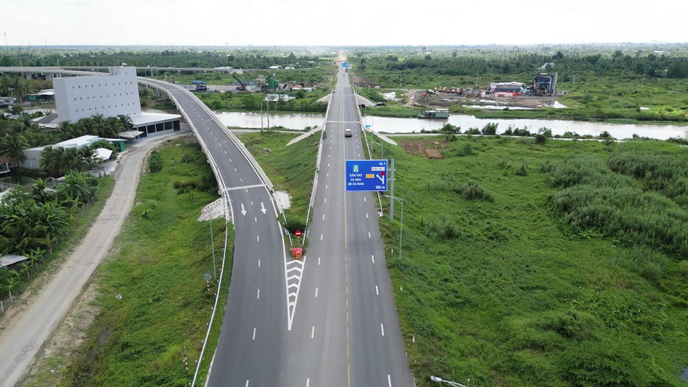 Đồng bằng sông Cửu Long tăng tốc cao tốc và dự án năng lượng: Nút thắt vật liệu phải được gỡ ngay