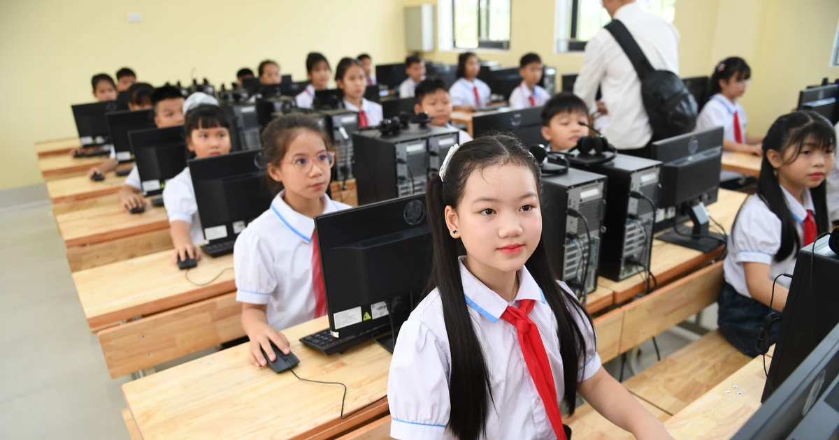 Giáo viên chưa sẵn sàng dạy AI từ lớp 1: Phụ huynh cần tỉnh táo