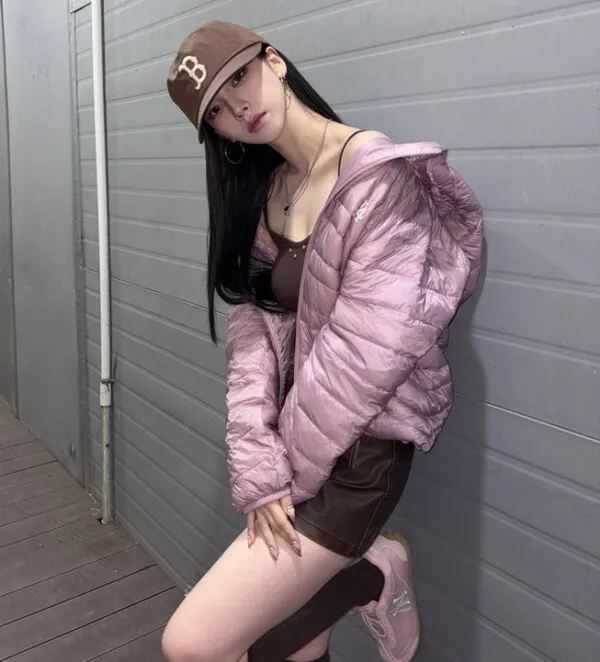 In họa tiết thu: Từ hoa đen tối đến kẻ caro tinh tế