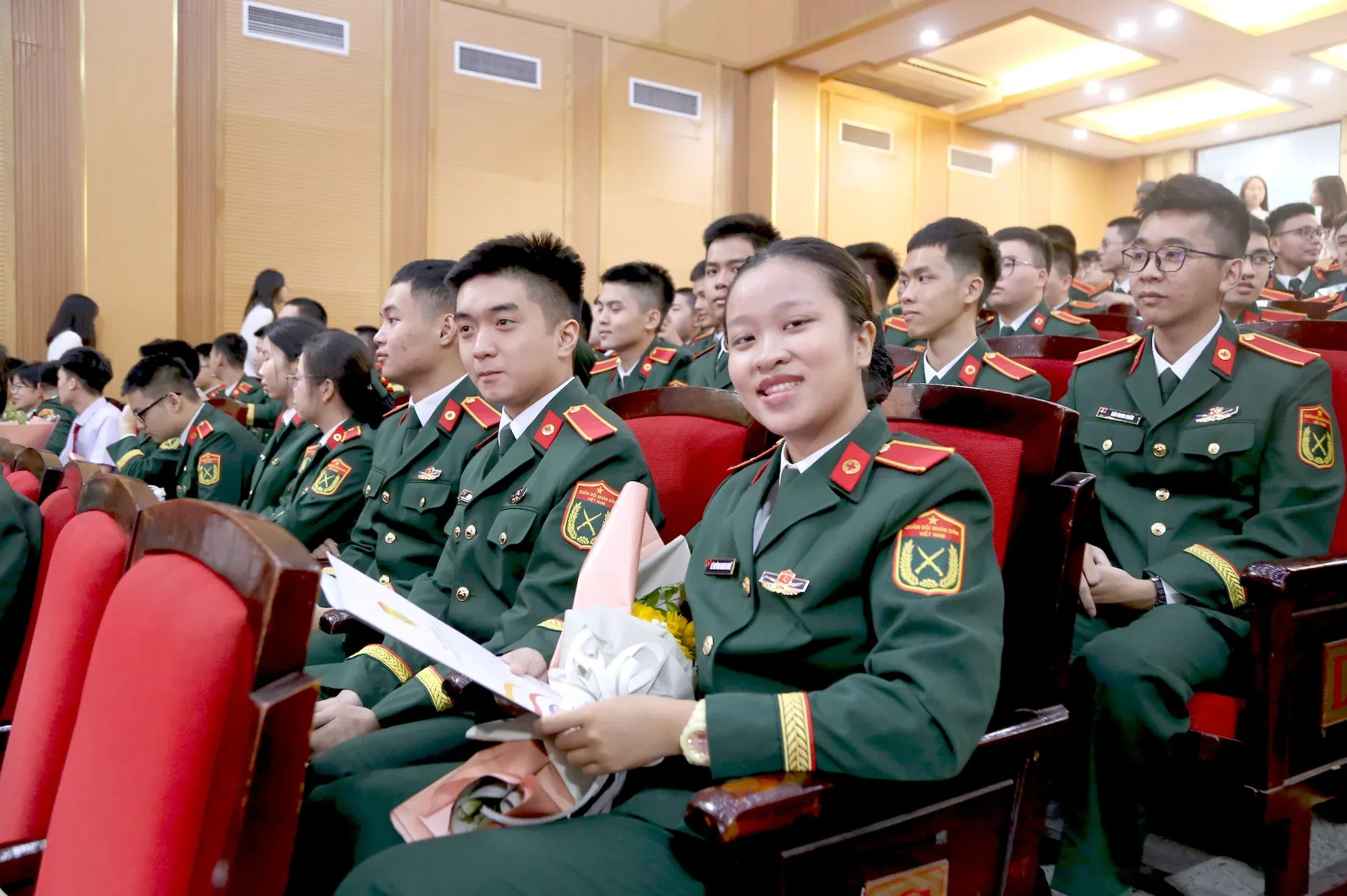 Những bí quyết học tập của học sinh đạt điểm cao nhất: Quản lý áp lực và giữ nhịp học bền bỉ