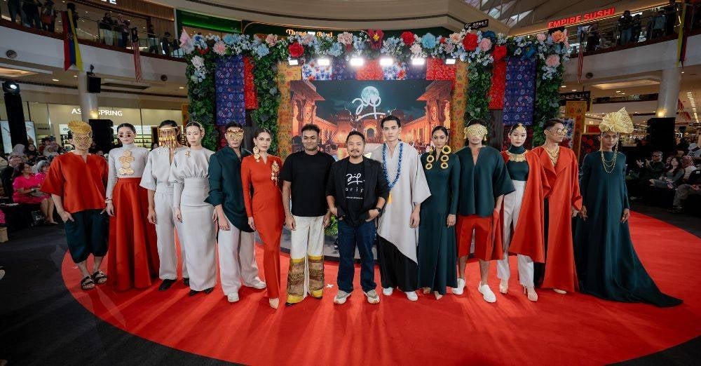 Sarong: Dari Kain Rumah Ke Pentas Gaya Kontemporari