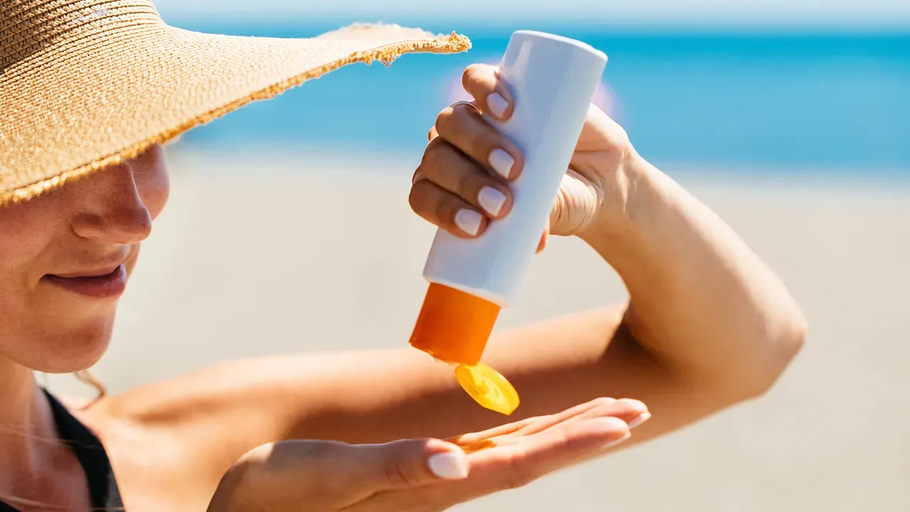 Bộ lọc chống nắng BEMT: bước ngoặt mới của kem chống nắng Neutrogena