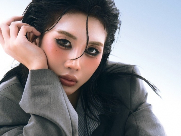 UMIE trở lại với 100 bản demo: chiến lược âm nhạc của nữ rapper Gen Z