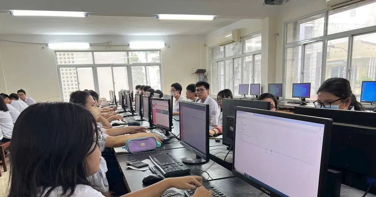 Thi tốt nghiệp THPT trên máy tính: hạ tầng công nghệ và bài toán con người