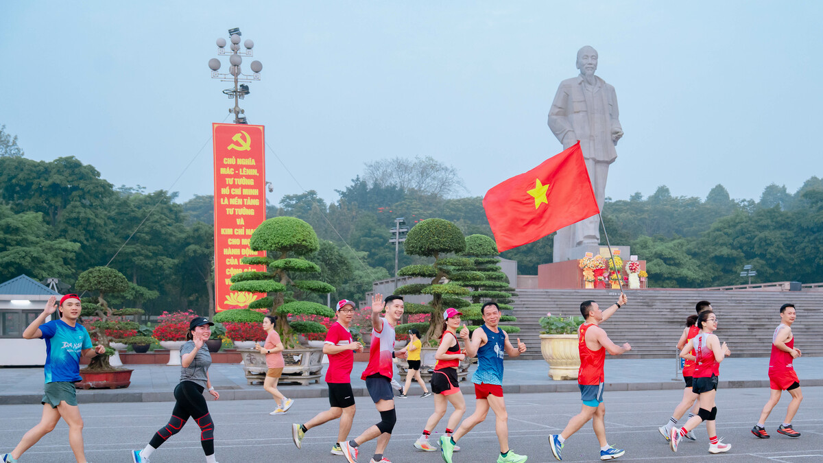 6.000 VĐV biến VnExpress Marathon Nghệ An thành tâm điểm mới của phong trào chạy bộ