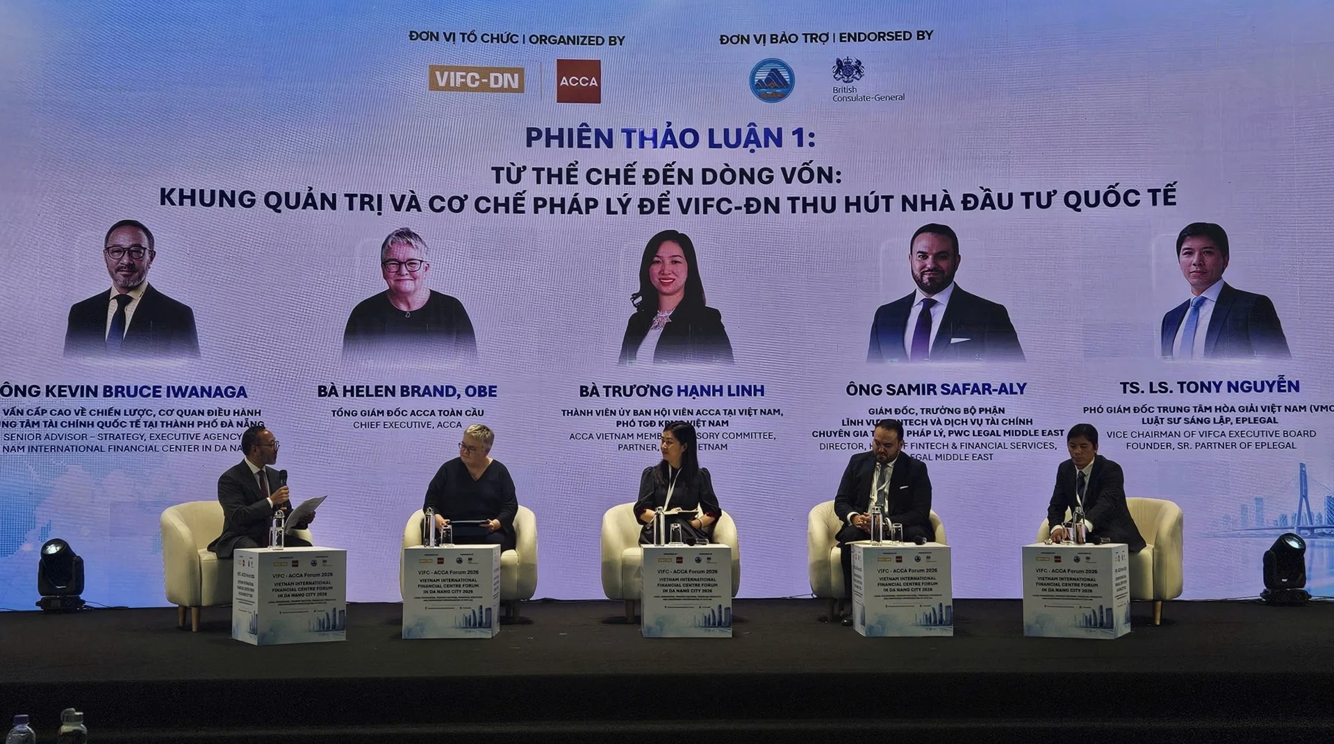 Nền tảng pháp lý nào cho trung tâm tài chính quốc tế Việt Nam?