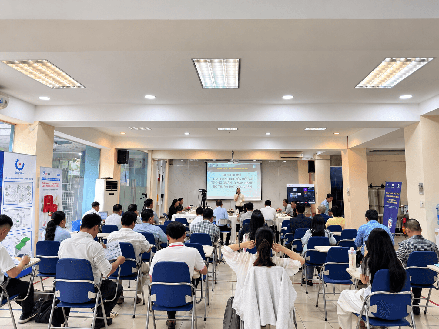 Camera nhận diện khuôn mặt AI đang thay đổi an ninh tòa nhà thương mại