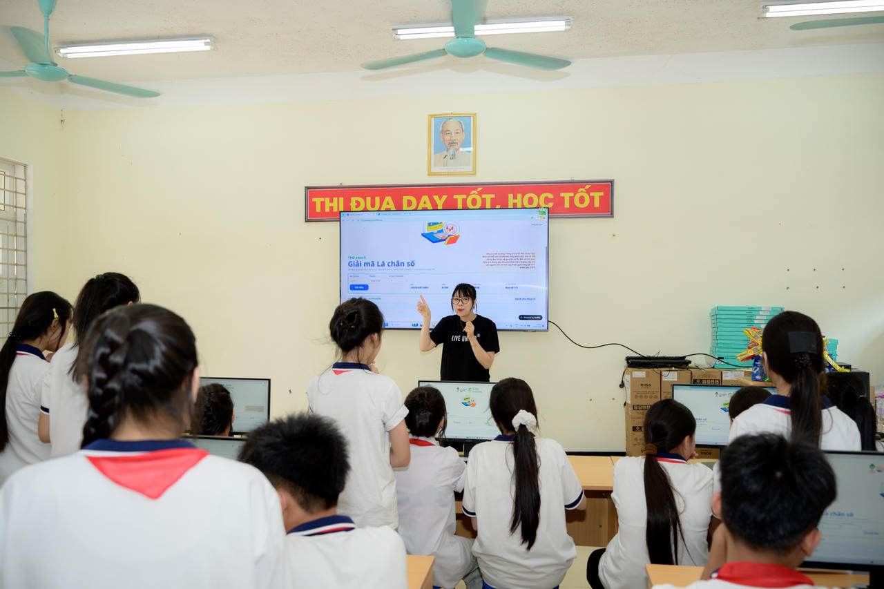 Giáo dục kỹ năng an toàn số: từ trường học hạnh phúc đến công dân số