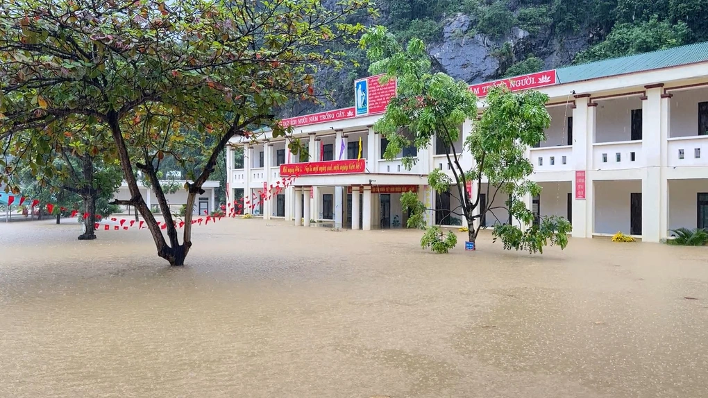 Khi bão lũ đóng cửa trường học: Đã đến lúc coi học trực tuyến là “kế hoạch B” bắt buộc