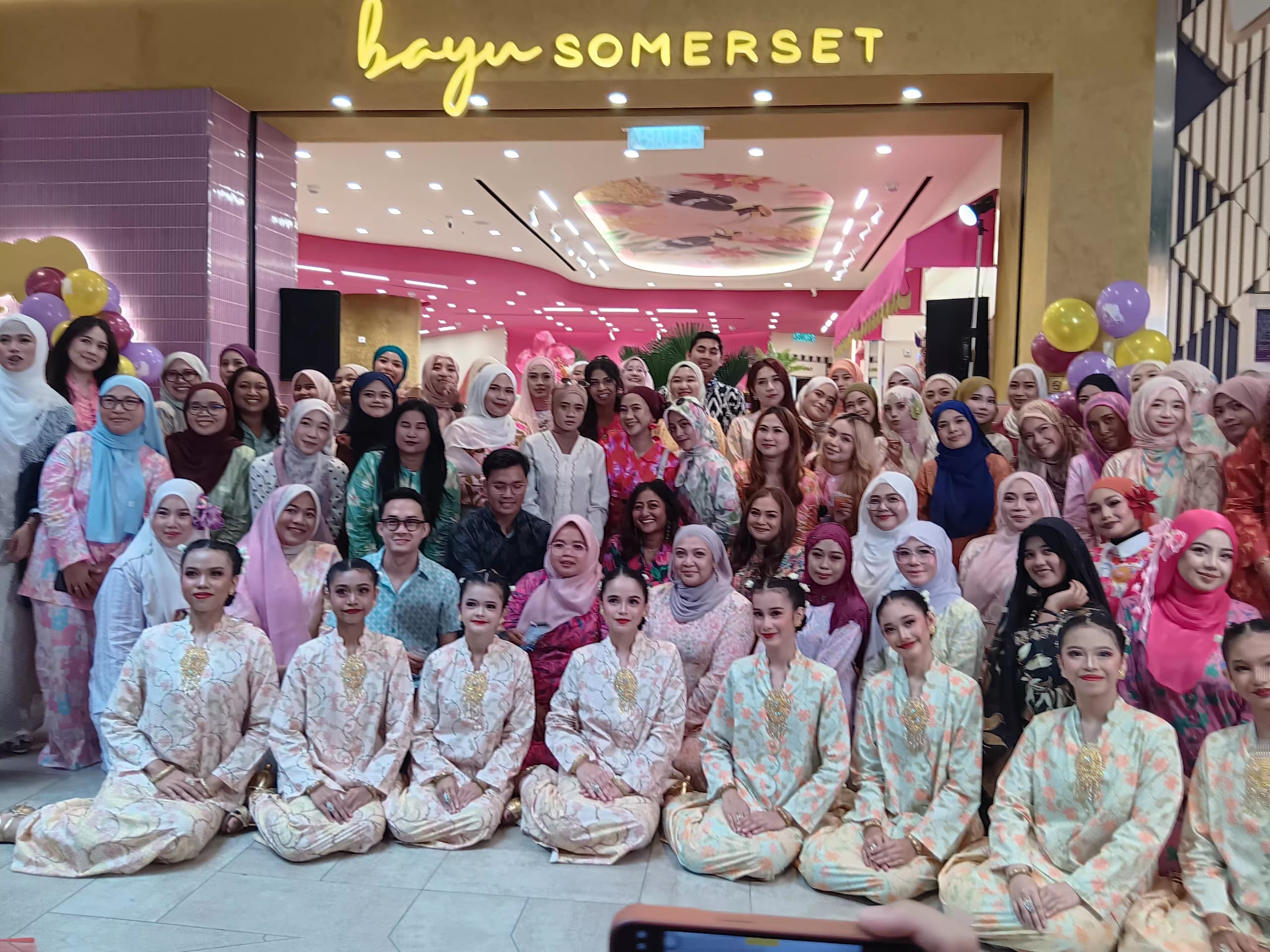Dari Pentas Ke Bilik Kuliah: Suara Pensyarah Yang Terus Bernyanyi