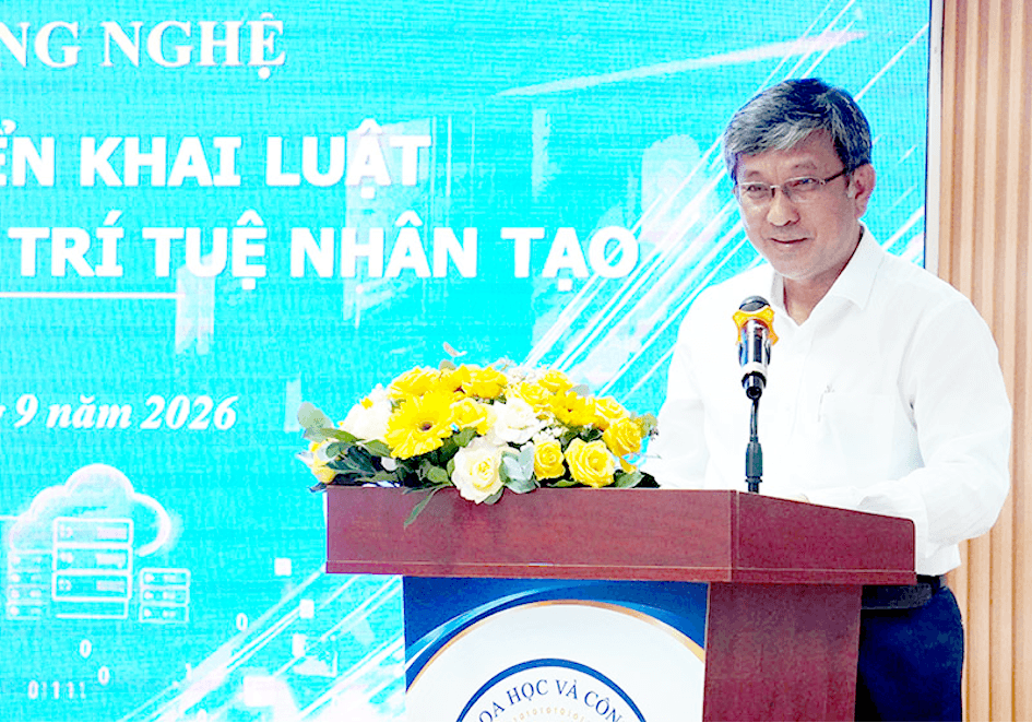 AI trong chính phủ: Công nghệ hỗ trợ, con người kiểm chứng