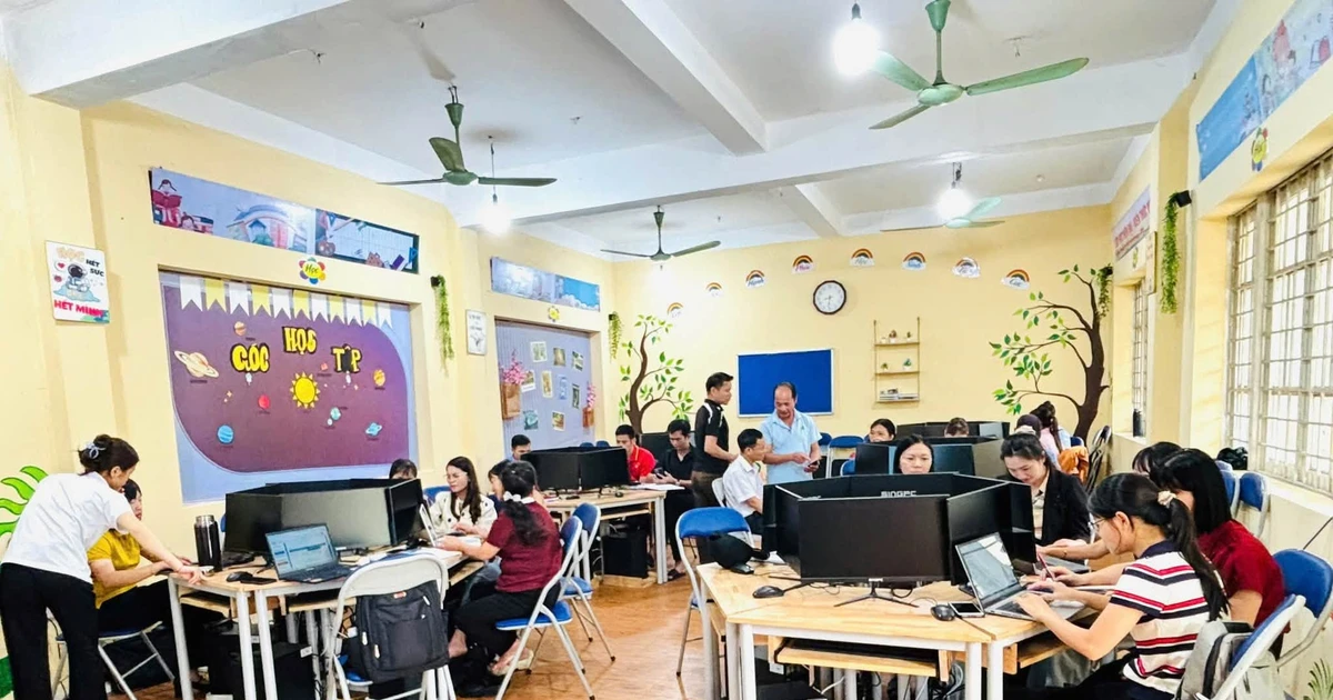Học bạ số chưa liên thông: vì sao giáo viên vẫn phải làm việc lặp lại?