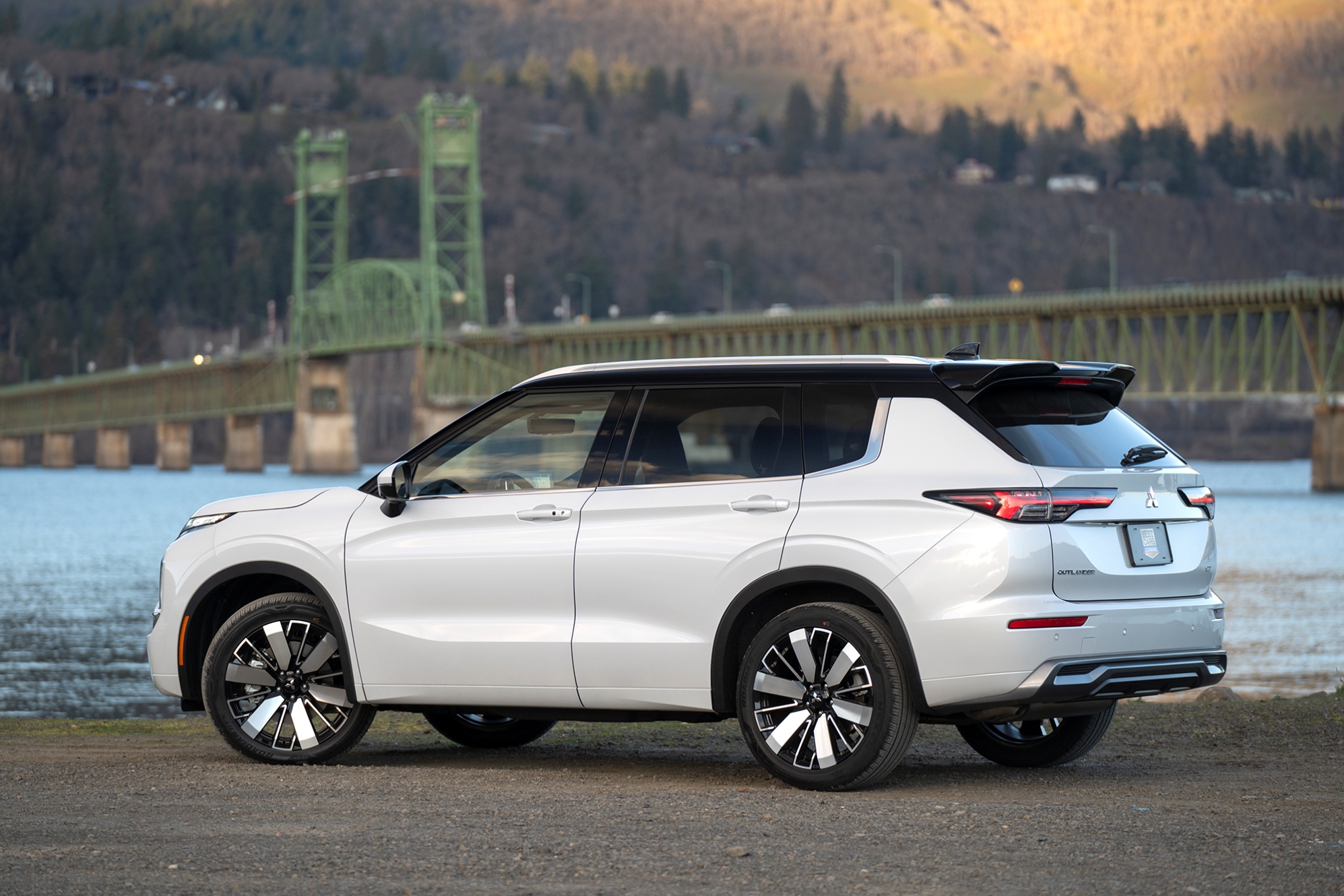 Mitsubishi Outlander mới: Mild-hybrid, 4 bánh và cuộc đấu trên mốc 1 tỷ