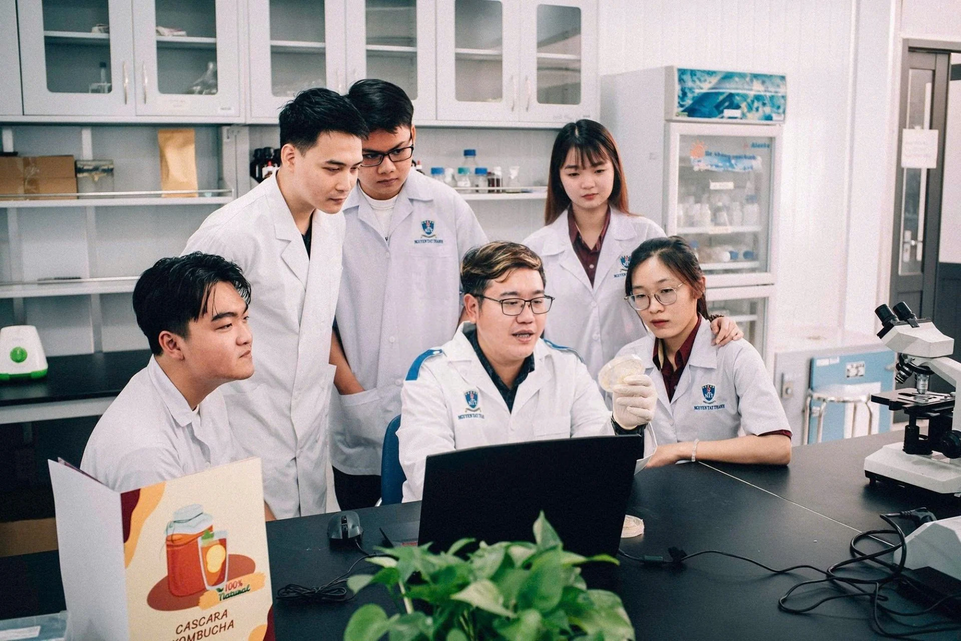 Từ nghiên cứu đại học đến sự nghiệp khoa học