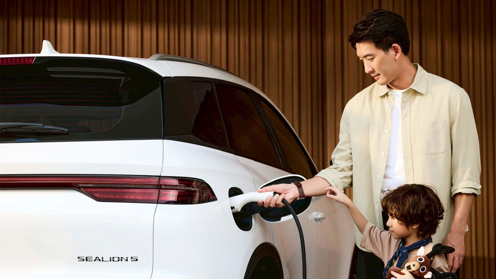 BYD Sealion PHEV sắp xuất hiện: SUV hybrid cắm sạc đáng chú ý