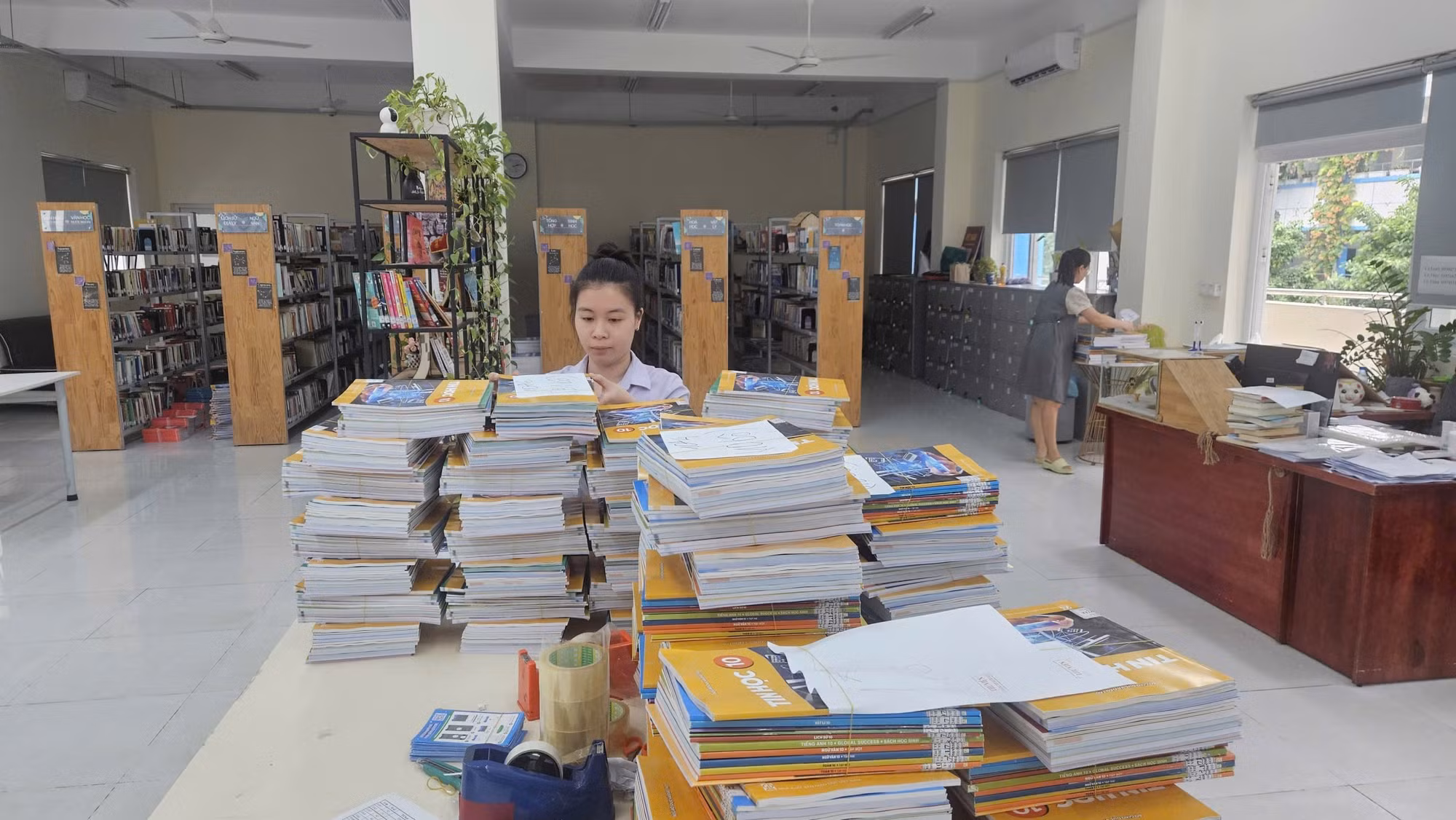 Khi thiếu sách giáo khoa: Hướng dẫn thực tế cho phụ huynh