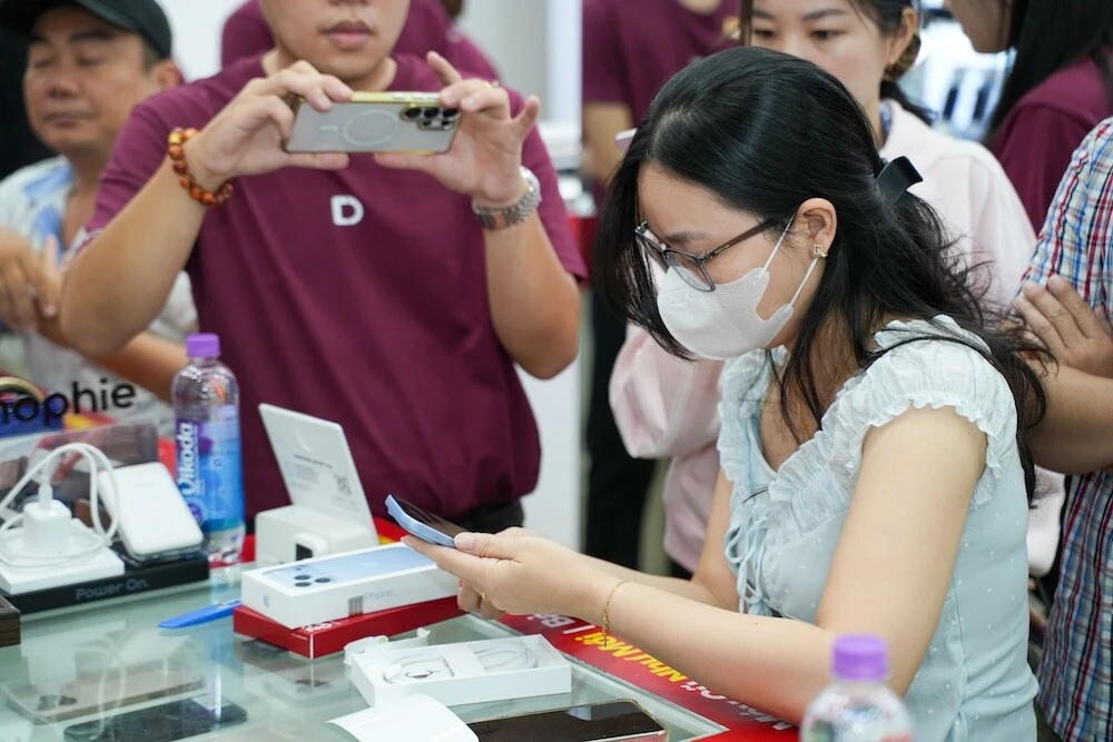 iPhone 18 Pro Max cháy hàng, iPhone 18 Pro dư dồi: Nên chọn mẫu nào?