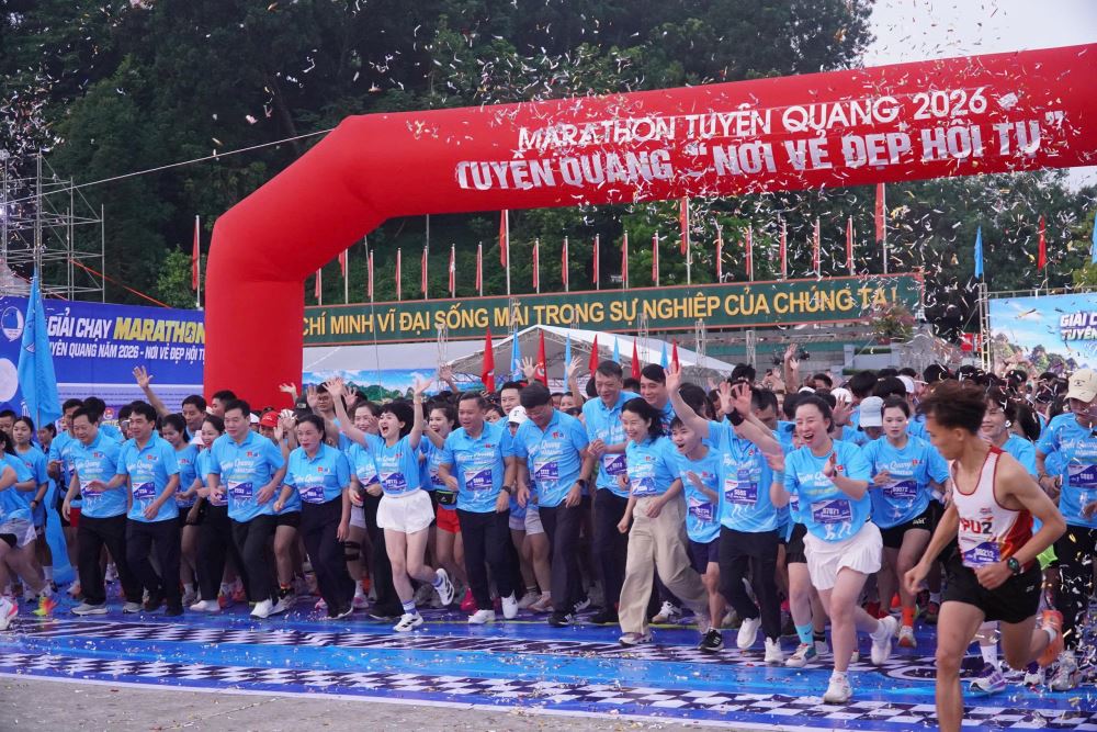 Gần 1.000 vận động viên chinh phục cung đường Tuyên Quang