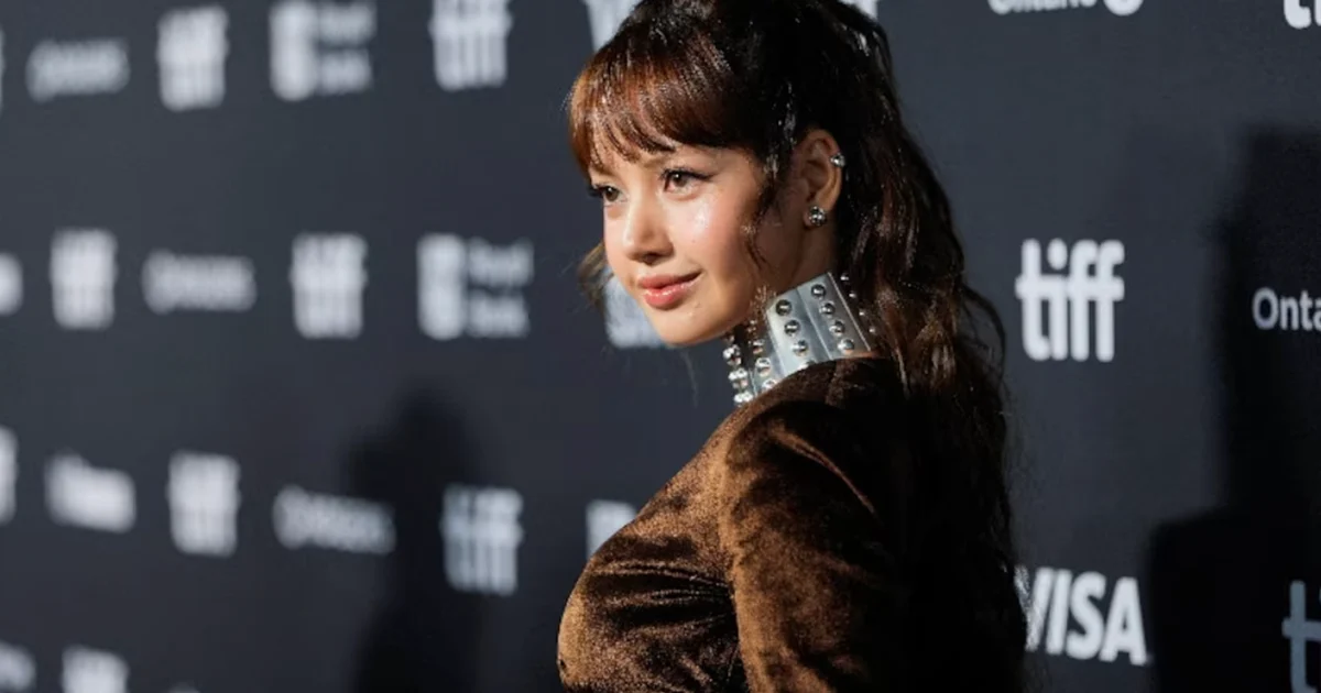 Lisa và Always Lalisa: khi biểu tượng K-pop chủ động viết lại bản thân