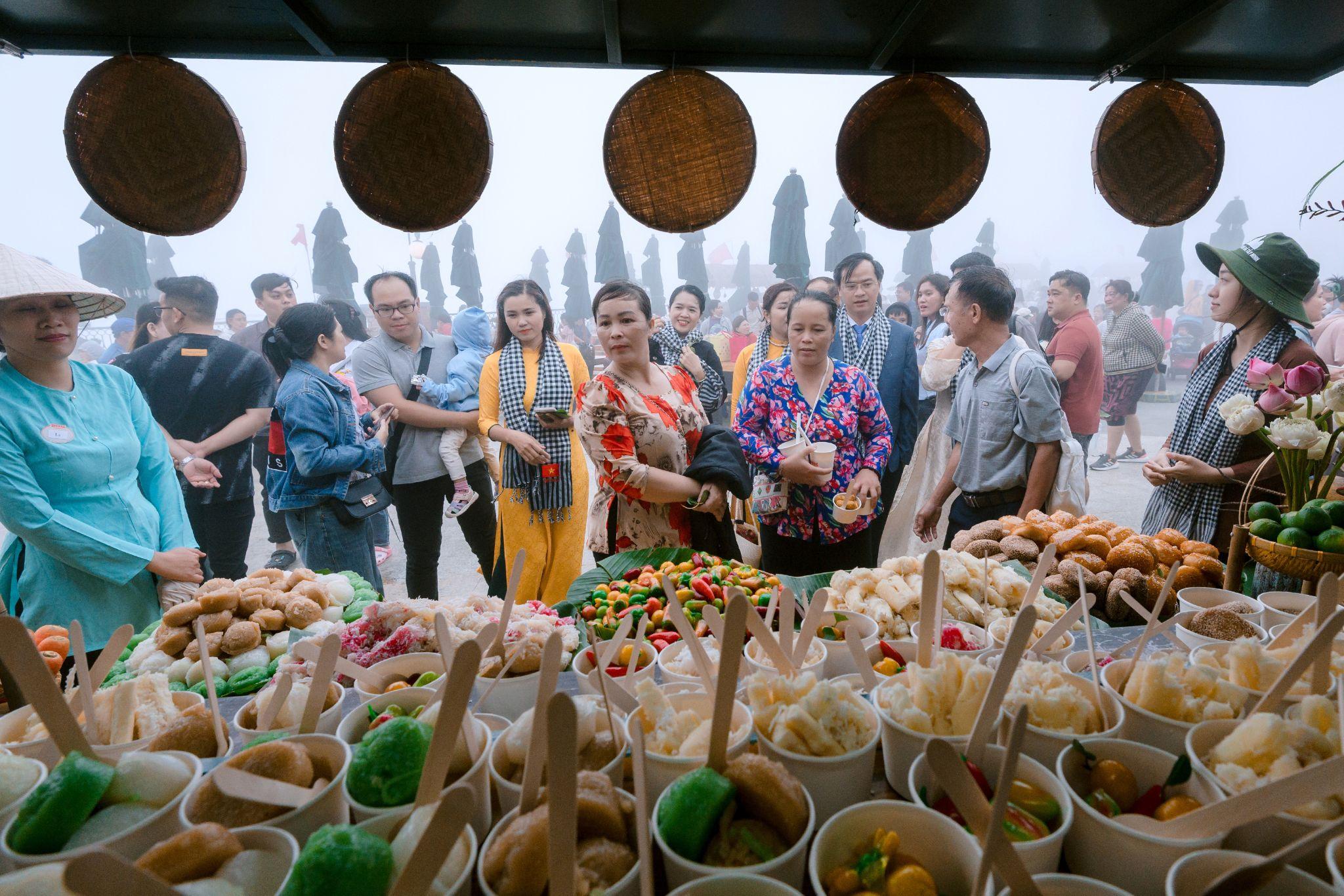Núi Bà Đen dịp Trung thu: vé cáp treo giảm 40% có đáng đi?