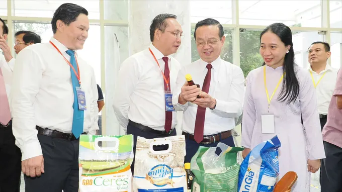 TP.HCM bắt tay 7 địa phương: Từ kết nối hạ tầng tới chuỗi giá trị vùng