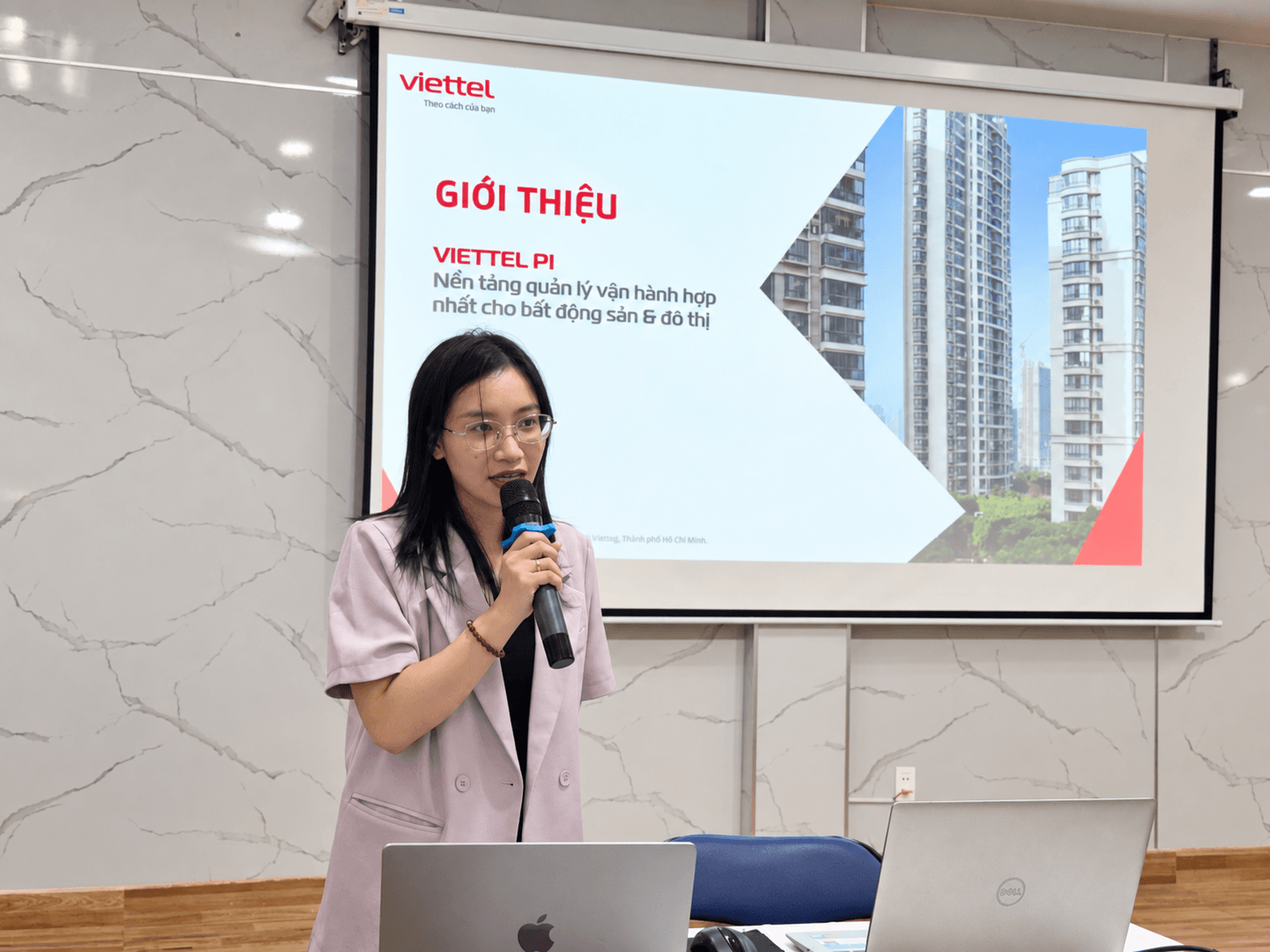 Camera nhận diện khuôn mặt AI đang thay đổi an ninh tòa nhà thương mại