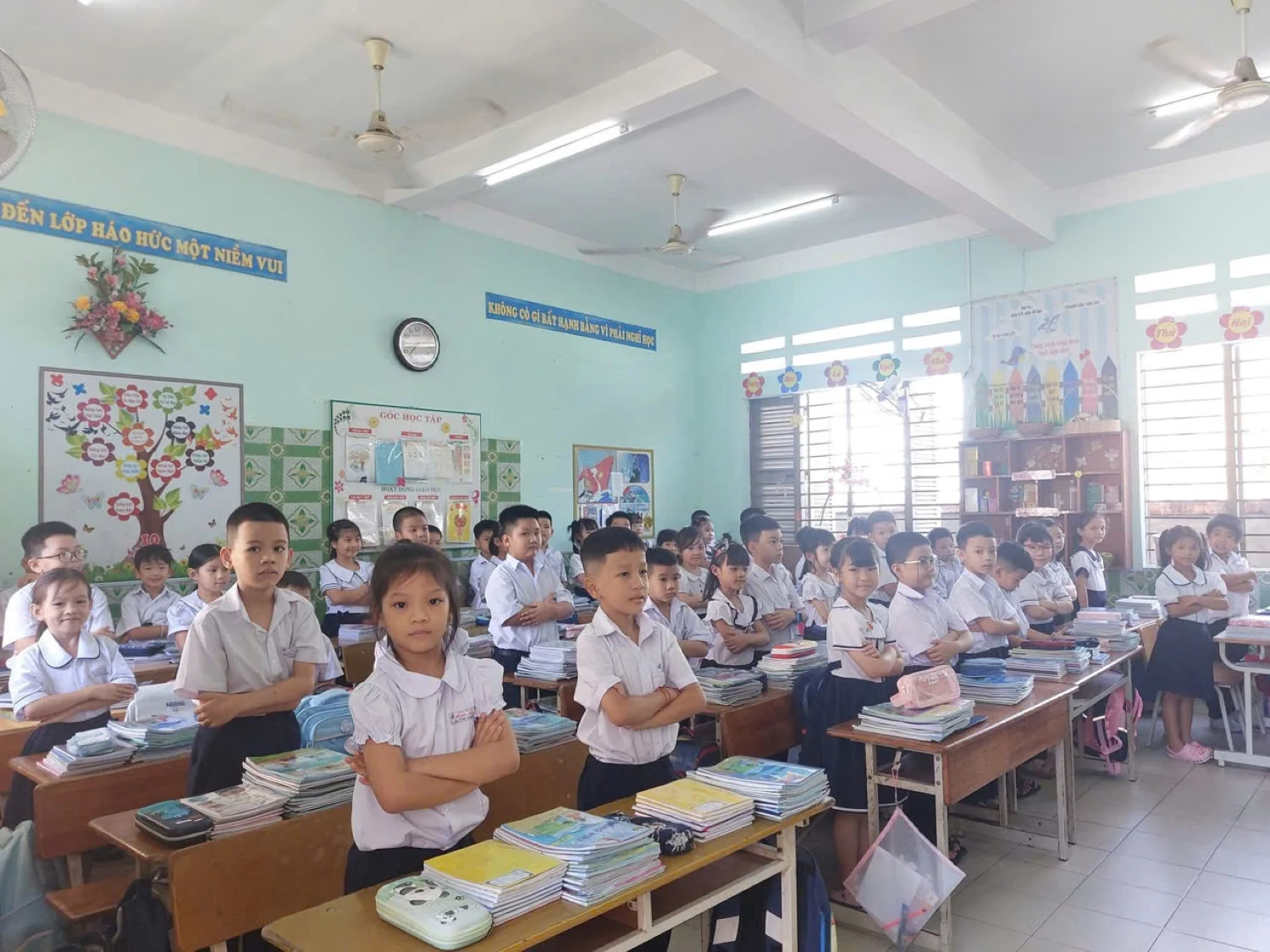 Sách giáo khoa miễn phí: Phụ huynh và nhà trường cần chuẩn bị gì?