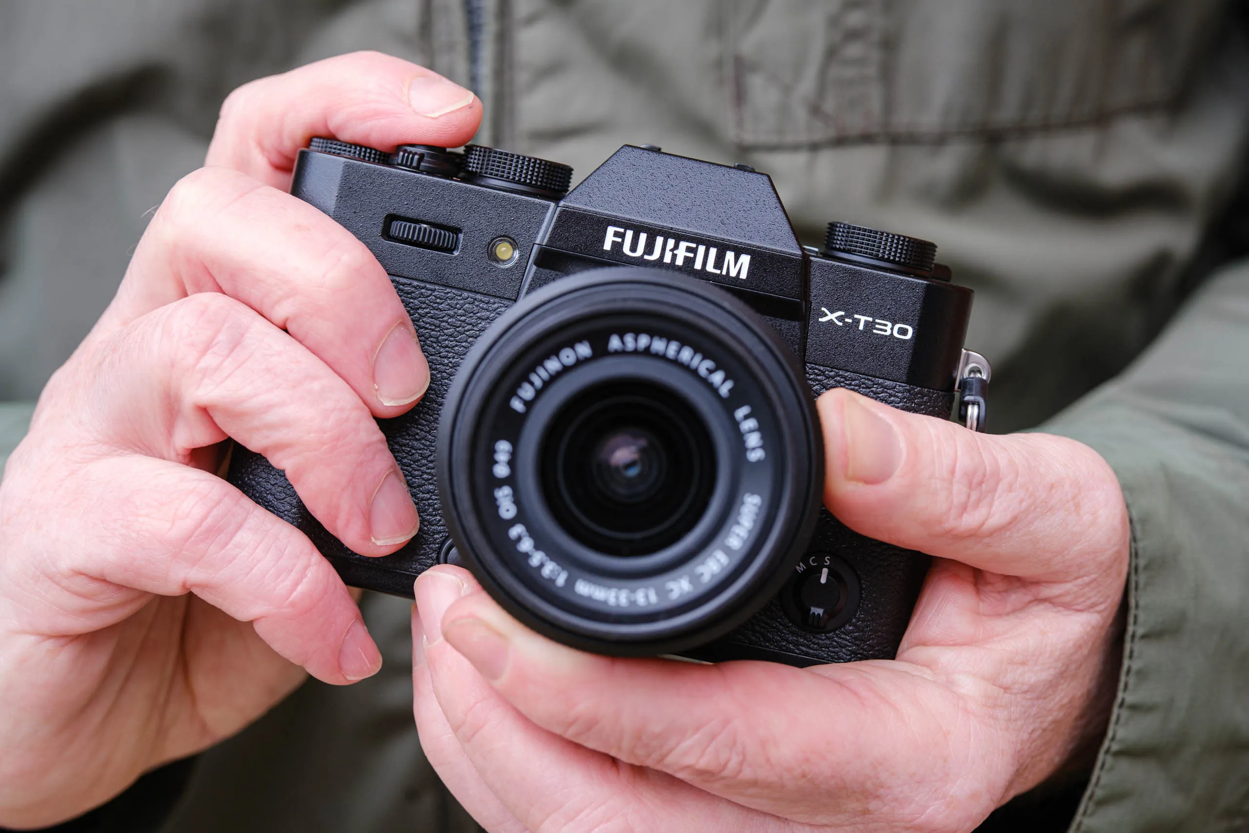 Máy Ảnh Fujifilm Retro Nào Đáng Mua: Từ Mirrorless Đến Compact