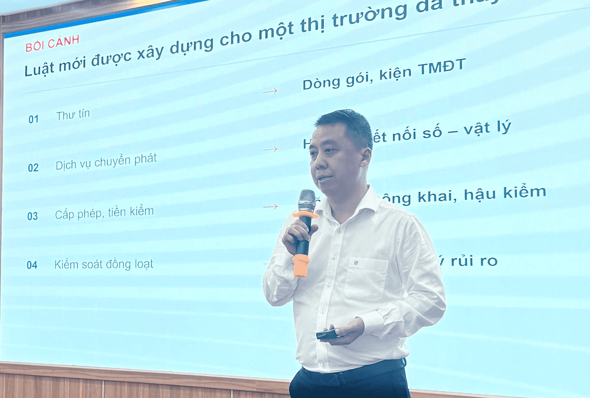 Luật bưu chính Việt Nam cần cập nhật khẩn cấp để theo kịp thương mại điện tử