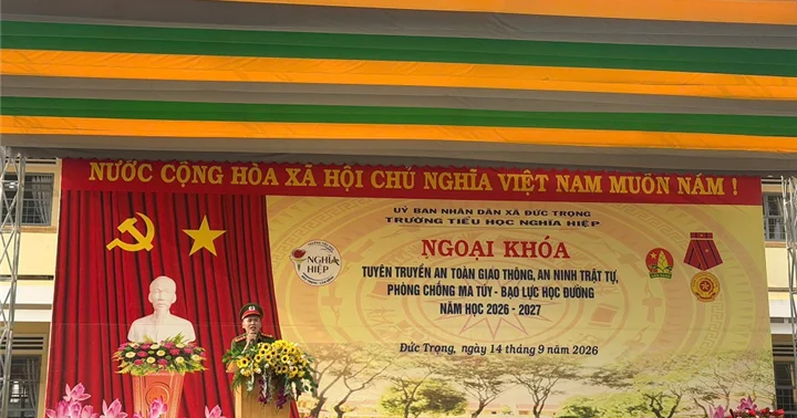 Cách dạy trẻ kỹ năng an toàn giao thông từ các chương trình cảnh sát trường học