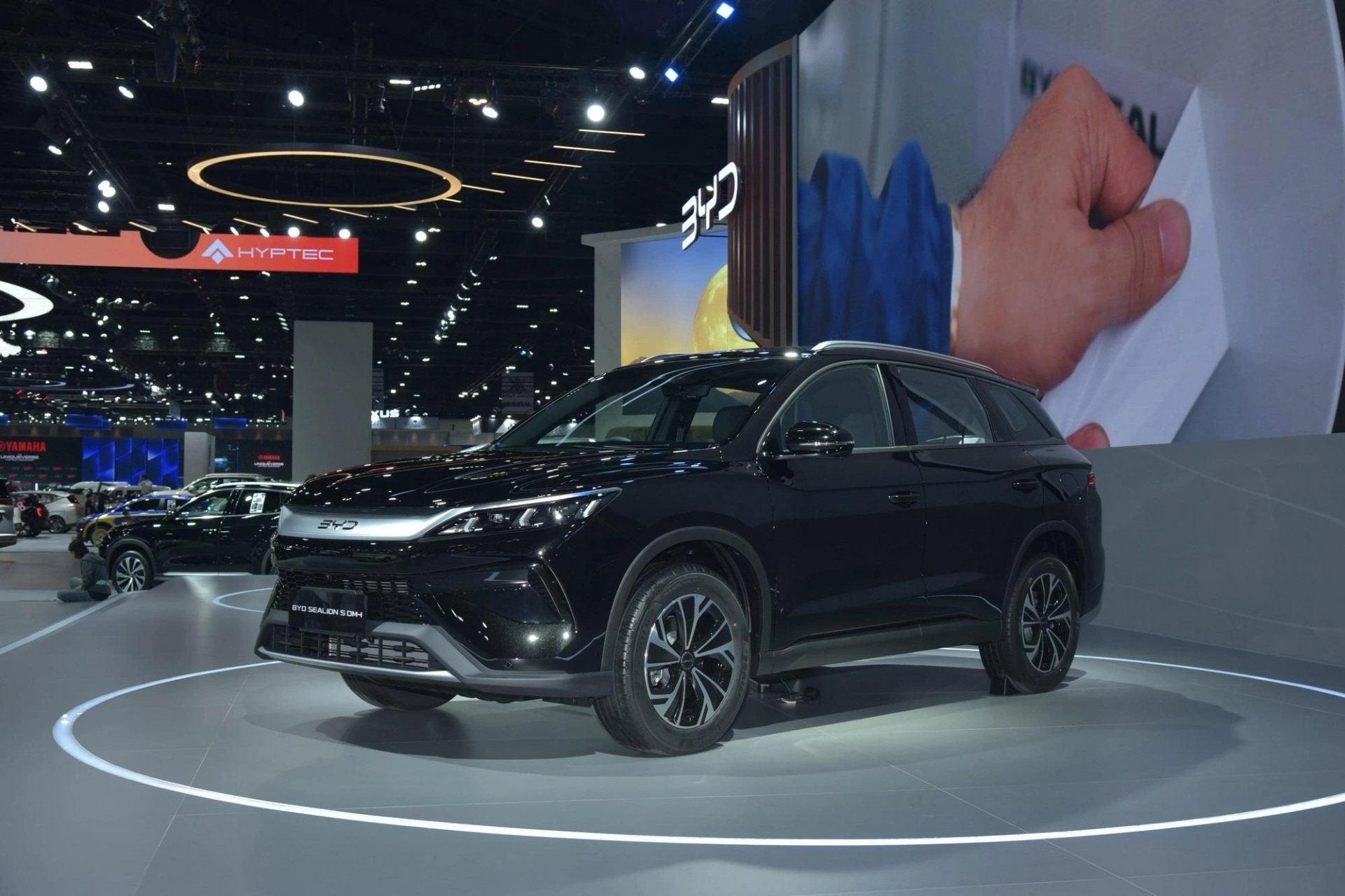 BYD Sealion 5 DM-i: quân bài SUV hybrid cắm sạc mới
