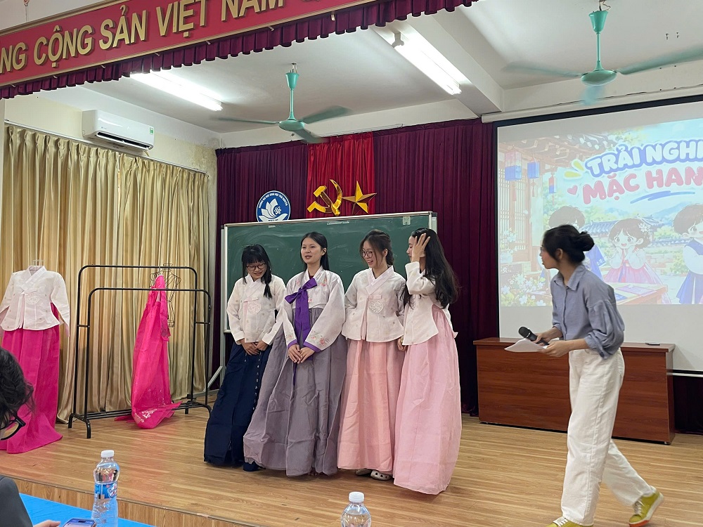 Trải nghiệm văn hóa Hàn Quốc tại Việt Nam: từ Hanbok đến nhạc kịch K-Food