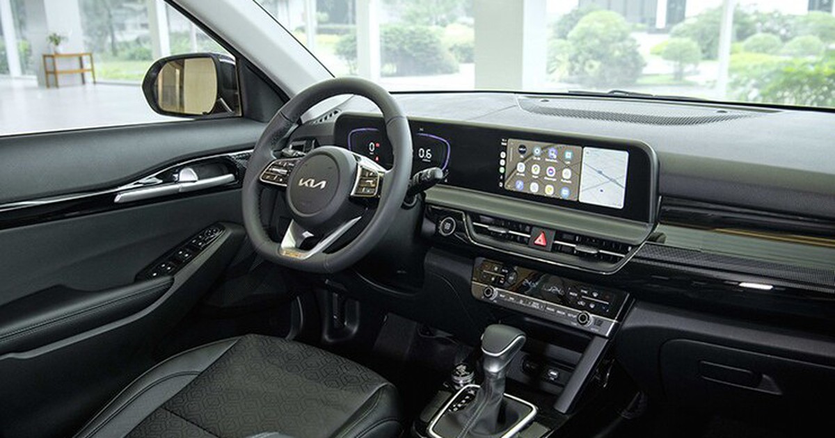 Kia giảm giá sâu: tái định vị Seltos, Carens và cuộc chơi mới với sedan hạng B