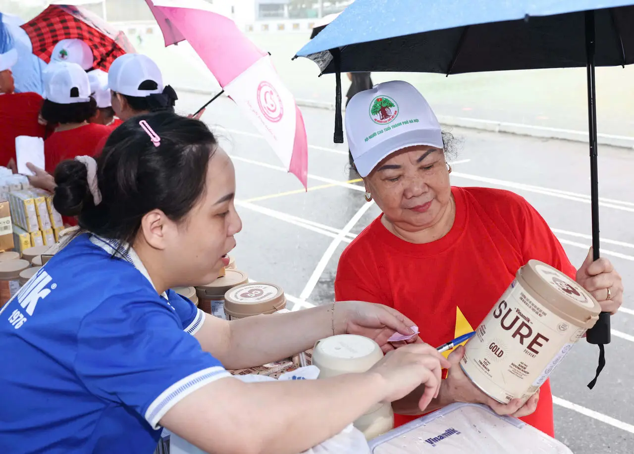Hơn 2.000 người cao tuổi đồng diễn dân vũ: bí quyết sống khỏe và năng động ở tuổi vàng