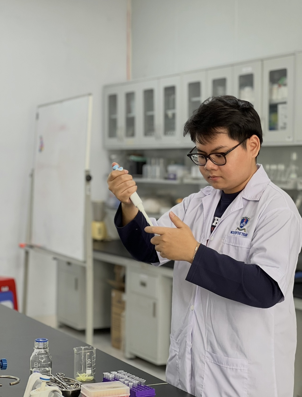 Từ nghiên cứu đại học đến sự nghiệp khoa học