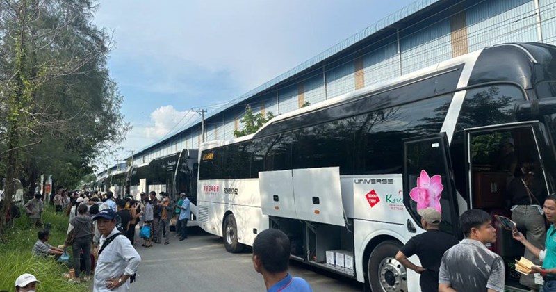 Công ty giày đưa 1.300 công nhân du lịch biển Nha Trang