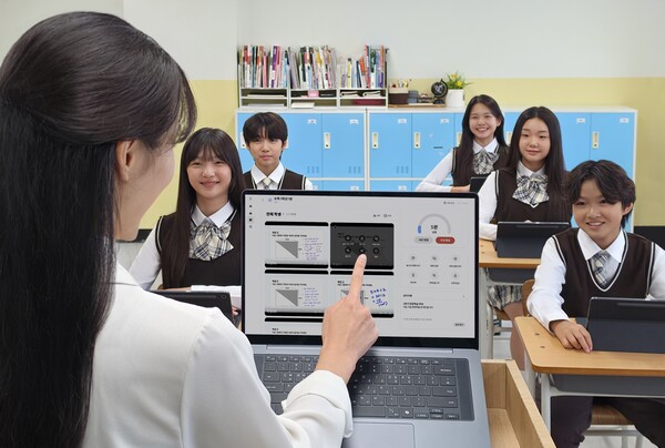 Các chương trình giáo dục của Big Tech: tablet vào lớp học, năng lực số vào cộng đồng