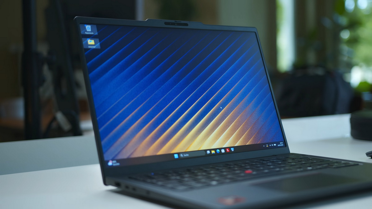 ThinkPad T14s Gen 7 vs HP EliteBook X G2i: chọn laptop doanh nghiệp nào?