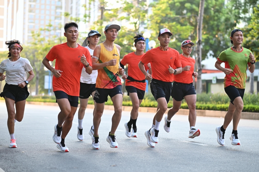 ASICS ra mắt RISE & SHINE tại Pocari Sweat Run