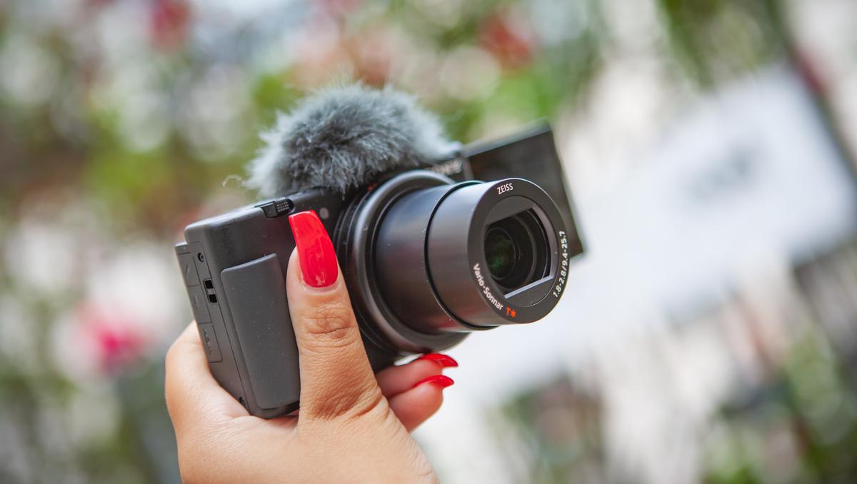Sony ZV-1F và các máy ảnh compact giá rẻ cho người mới