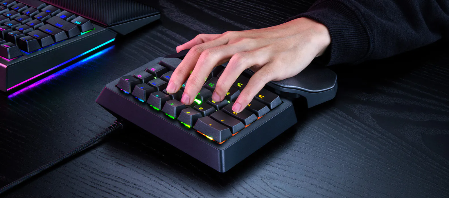 Razer Tartarus V2 Pro: Keypad Gaming Satu Tangan Untuk MOBA dan MMO Serius
