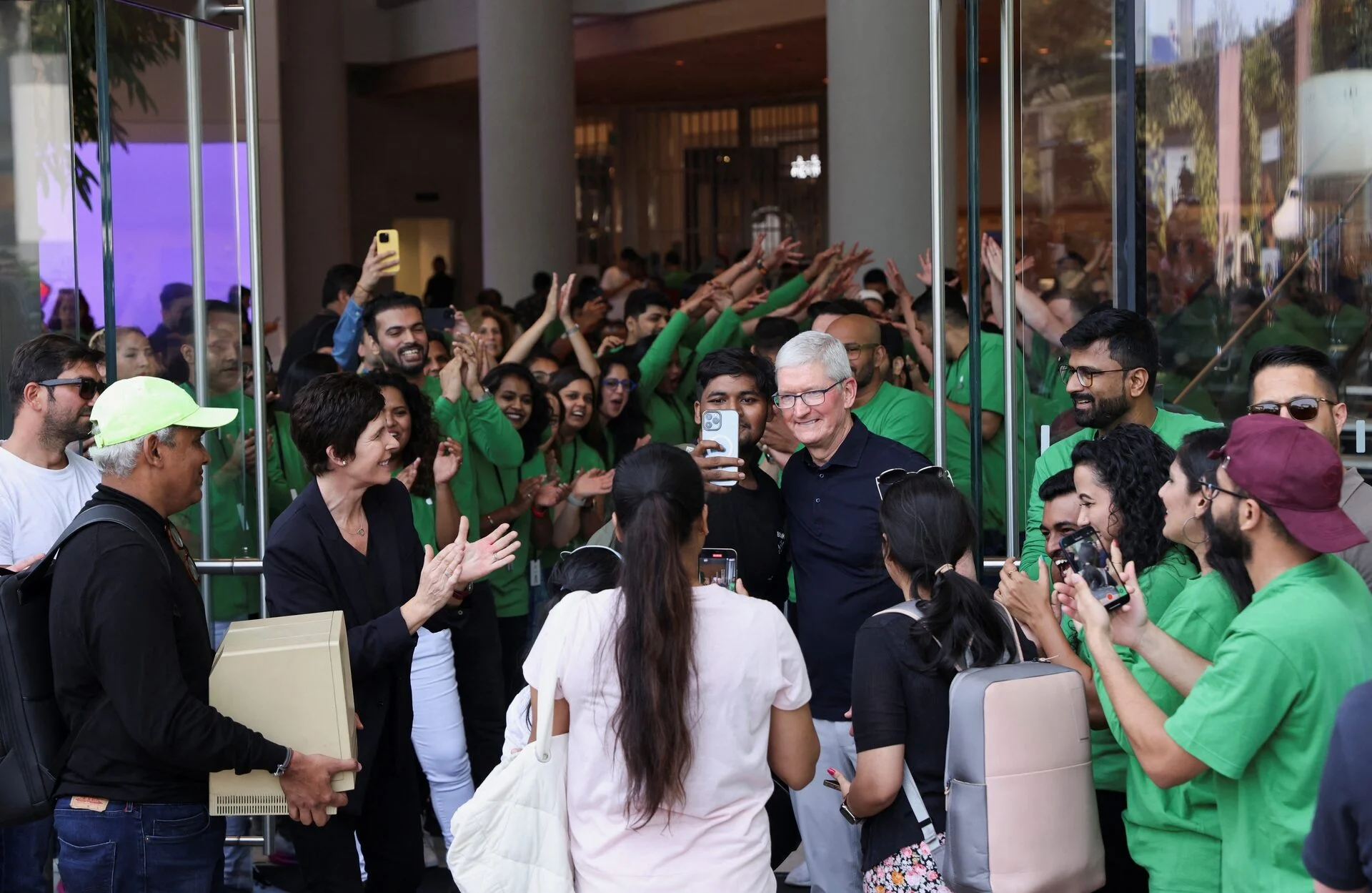 Apple mở rộng chuỗi sản xuất tại Việt Nam: toan tính sau cú sốc rò rỉ dữ liệu